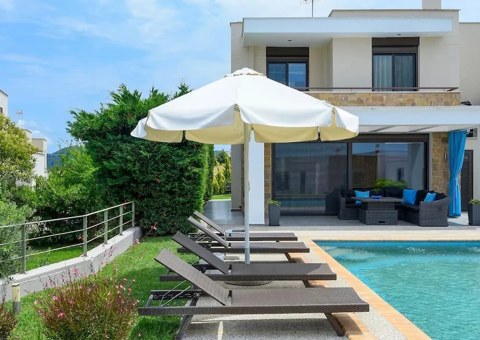 Pentanemi Luxury Villa Hanioti
